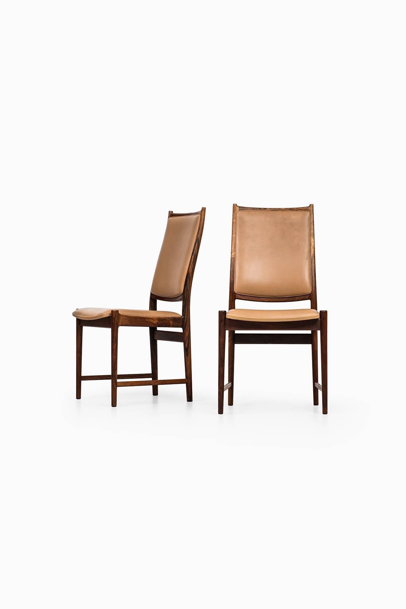 Sehr seltener Satz von sechs Esszimmerstühlen mit hoher Rückenlehne, Modell Darby, entworfen von Torbjørn Afdal. Produziert von der Nesjestranda møbelfabrik in Norwegen.