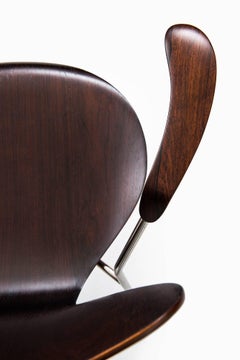 Esszimmerstühle Modell 3107 und zwei Sessel Modell 3207 von Arne Jacobsen