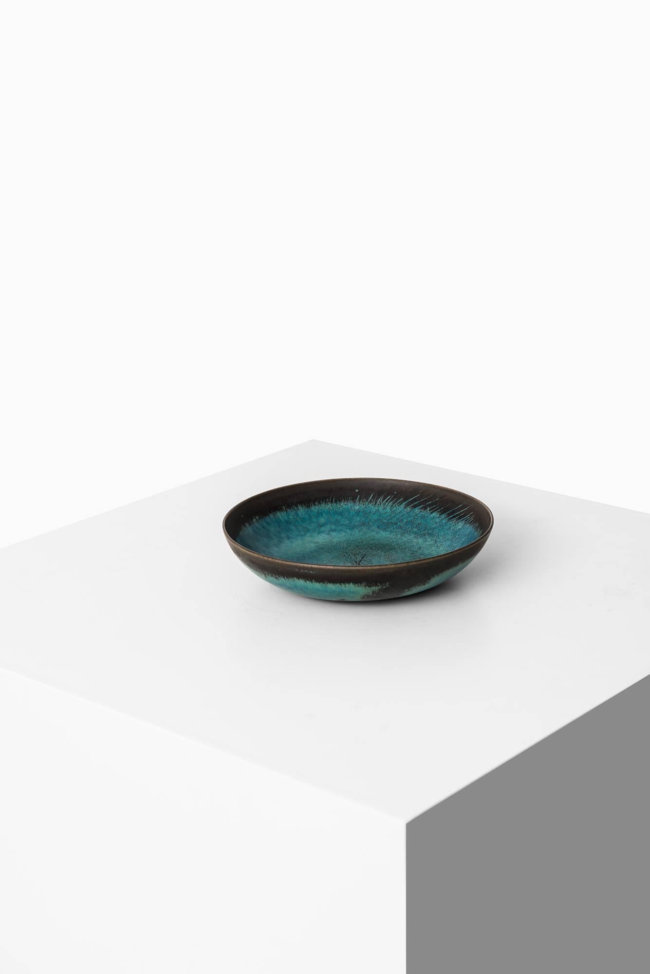 Rare ceramic bowl designed by Stig Lindberg. Produced by Gustavsberg in Sweden.