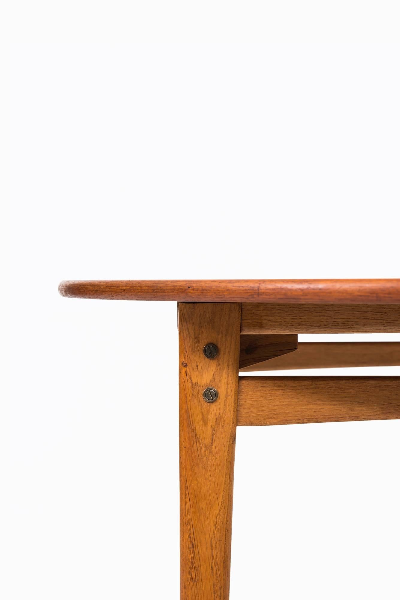 Midcentury Dining Table in Oak with Teak Top  In Excellent Condition In Limhamn, Skåne län