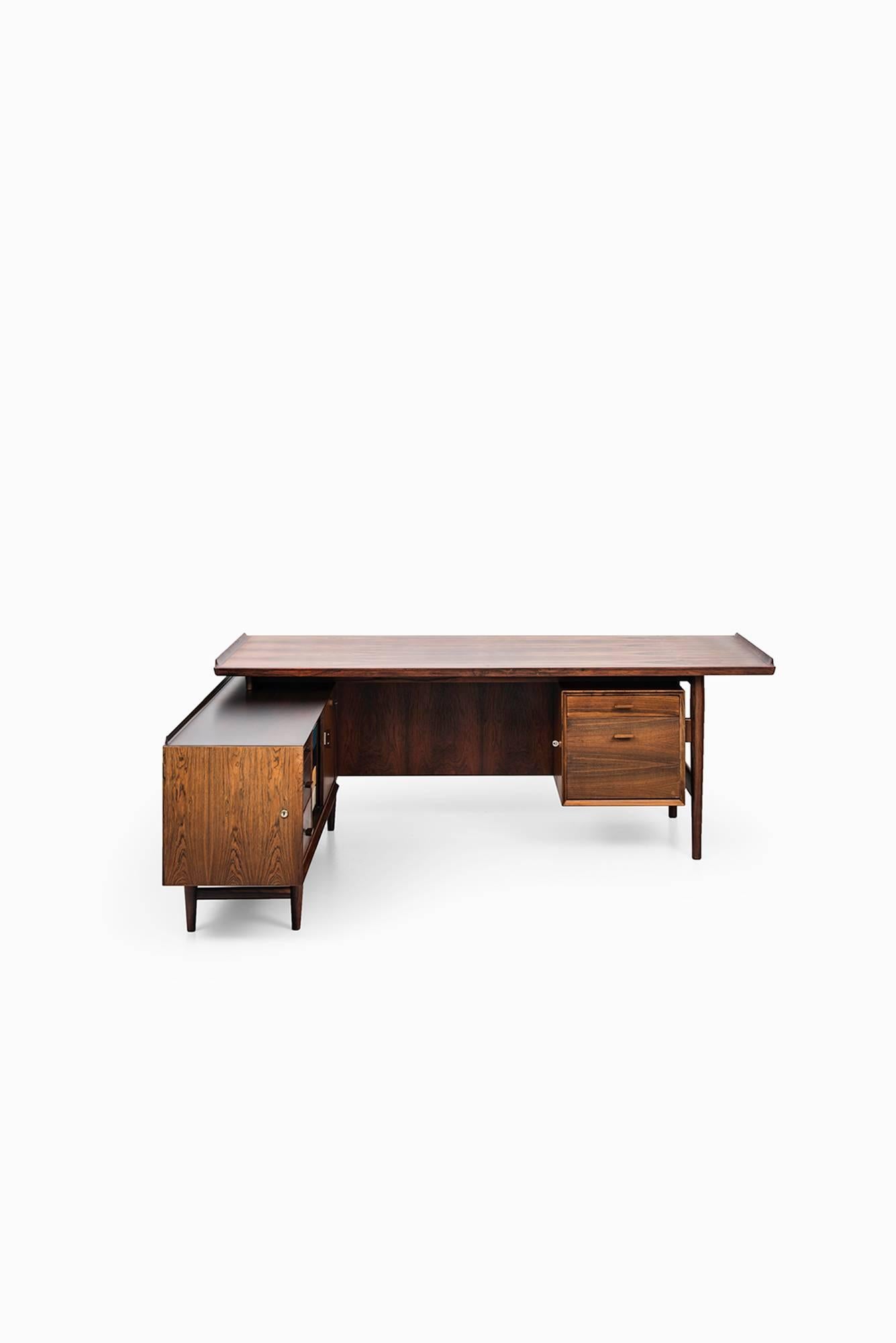 Danish Arne Vodder L-shaped desk with sideboard model 209