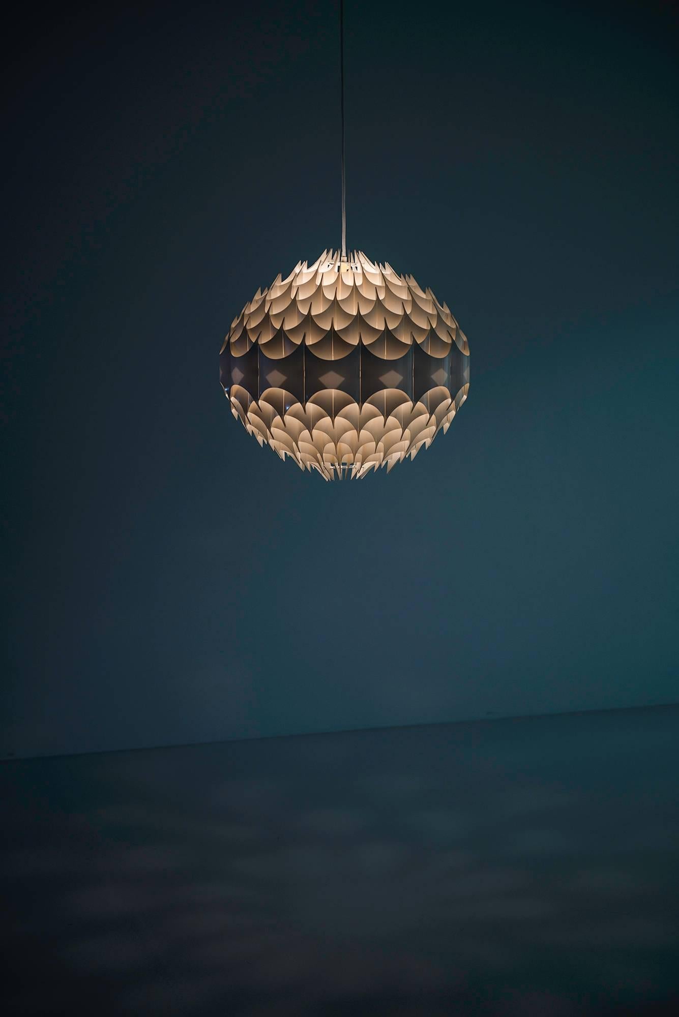 Havlova Milanda ceiling lamp model Rhythmic produced by Vest in Austria In Good Condition In Limhamn, Skåne län