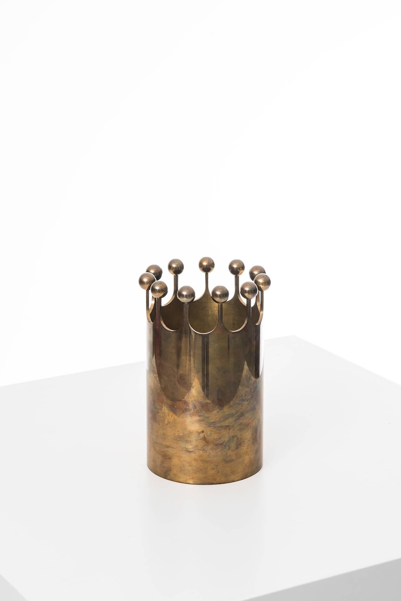 Rare brass vase designed by Pierre Forsell. Produced by Skultuna in Sweden.
We've several in stock, please contact us. 