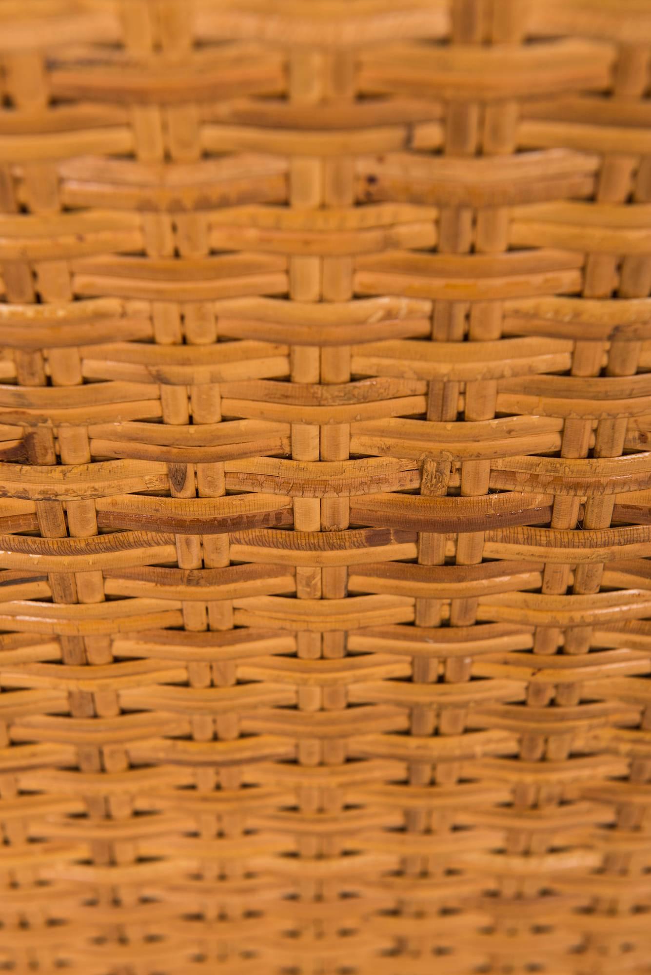 Hans Wegner Sideboard in Oak and Woven Cane by Ry møbler in Denmark In Excellent Condition In Limhamn, Skåne län