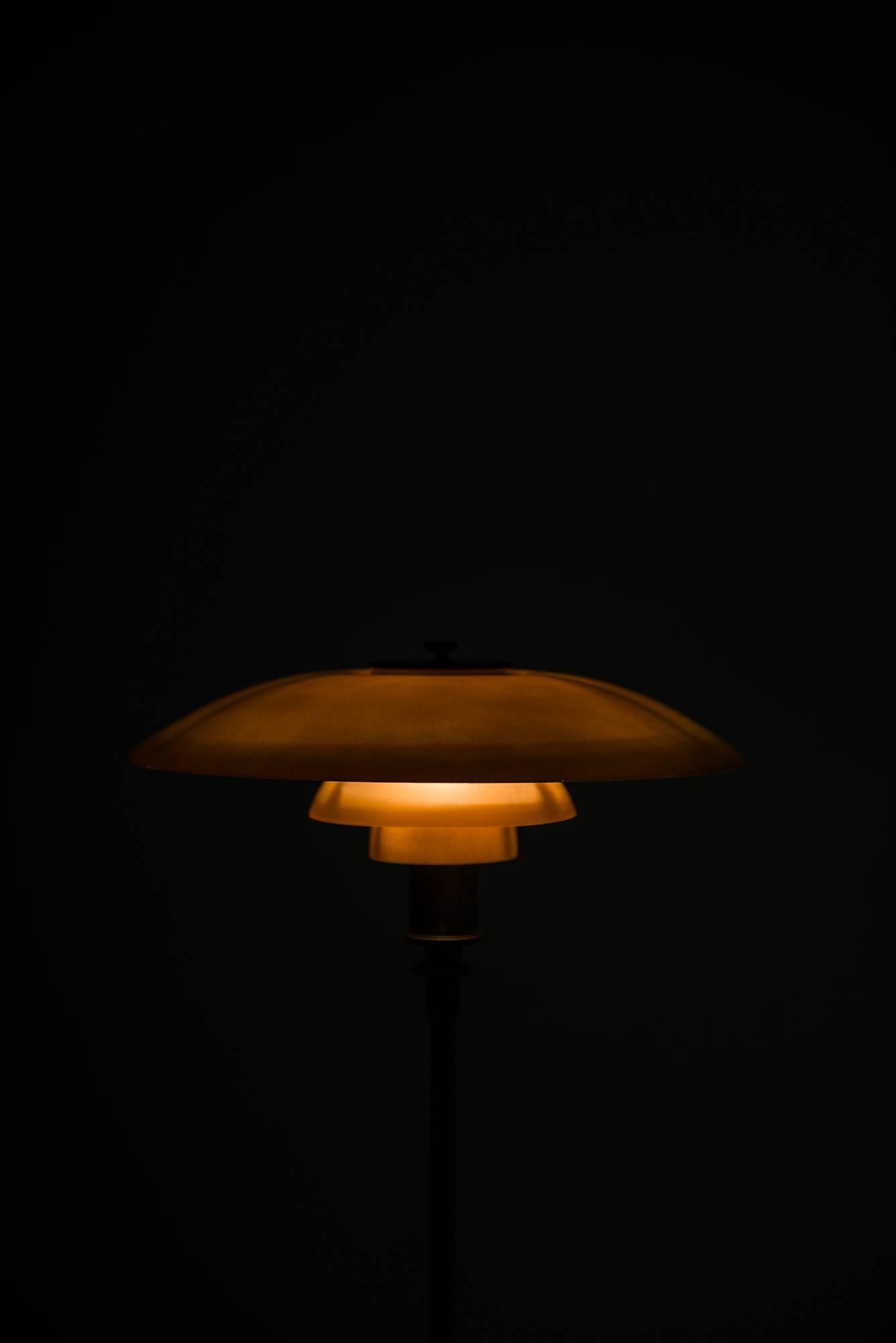 Poul Henningsen Table Lamp Model PH-3/2 by Louis Poulsen in Denmark 2