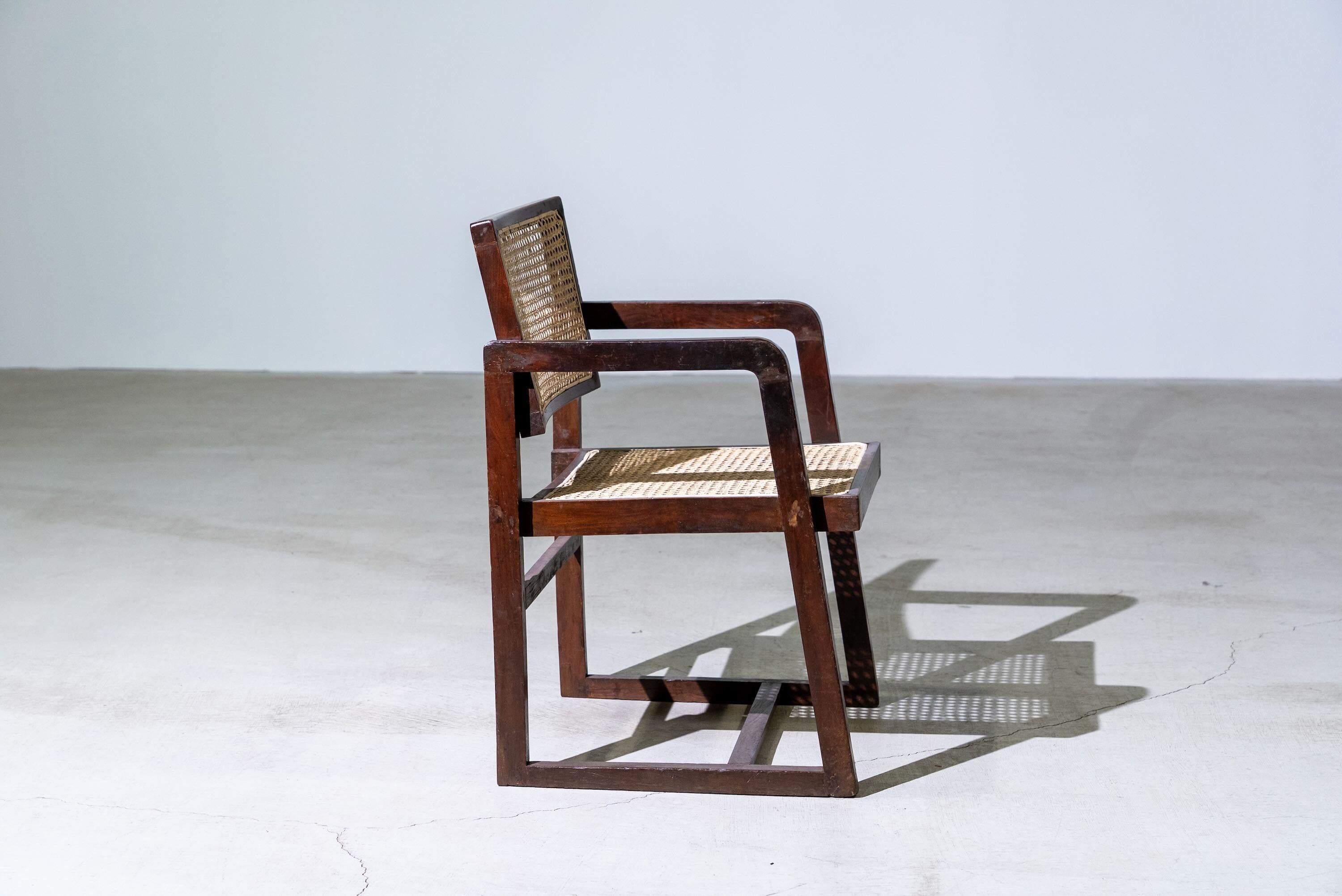 Mid-Century Modern Chaise Box à piétement en D de Pierre Jeanneret, vers 1960 en vente
