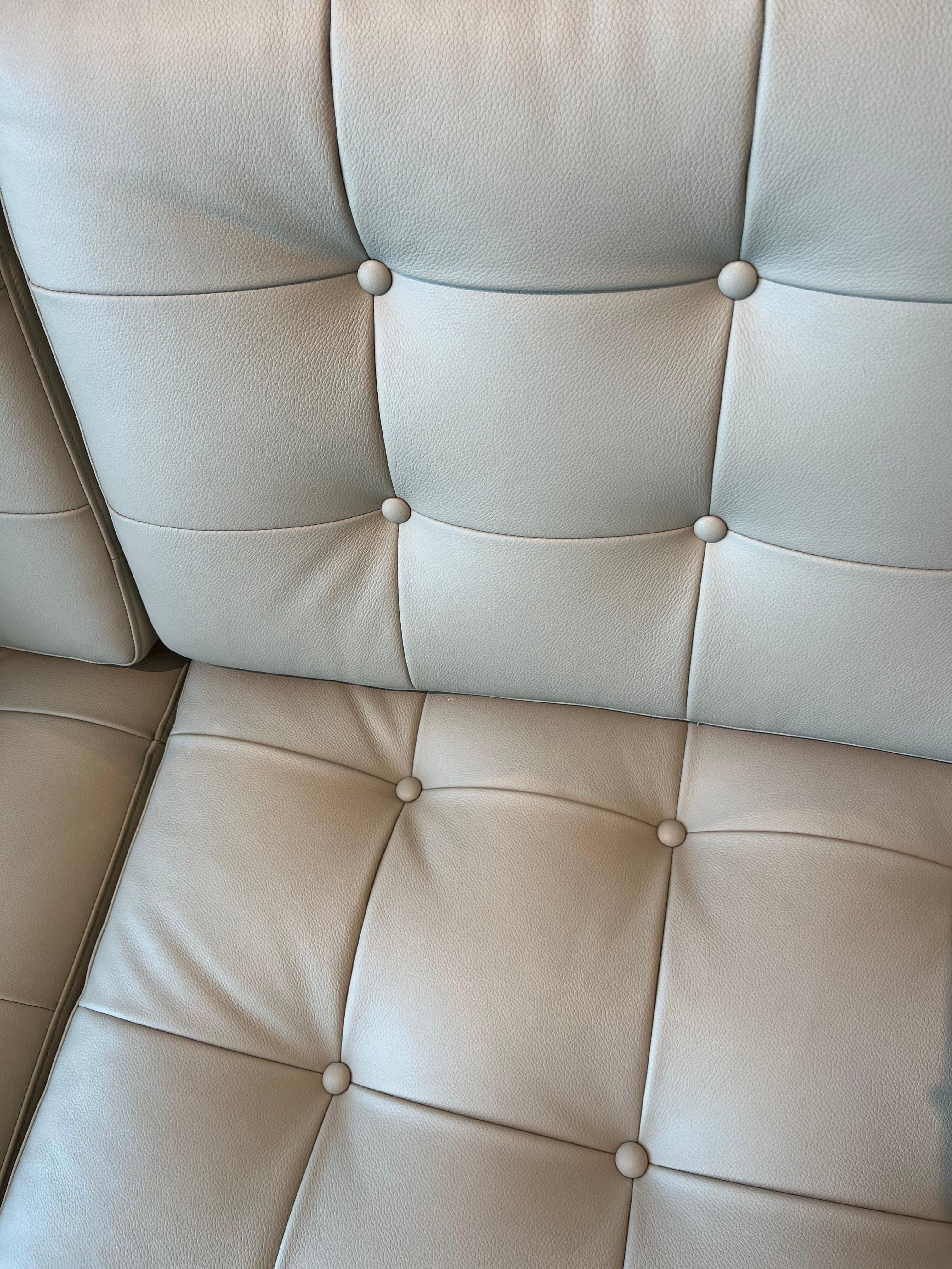 Knoll Florence Relaxed 3-Seater Sofa In Excellent Condition For Sale In Miami, FL