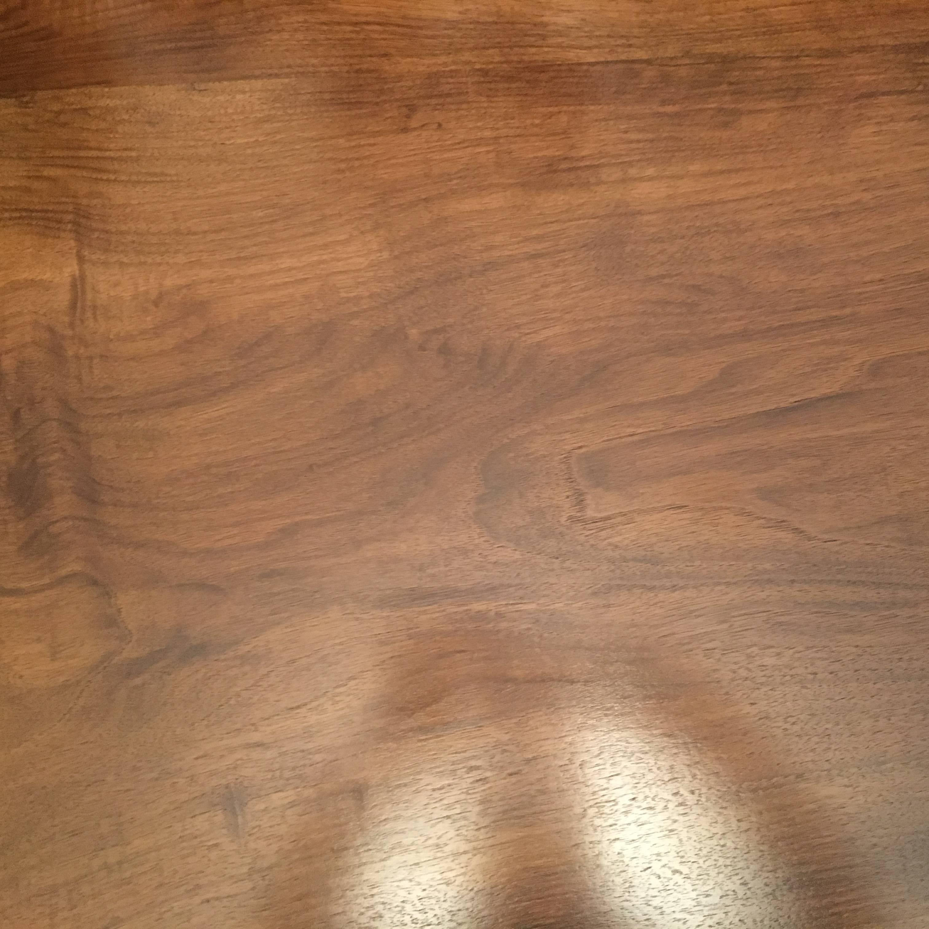Mid-Century Kidney Shaped Walnut Coffee Table In Excellent Condition For Sale In Hamburg, DE