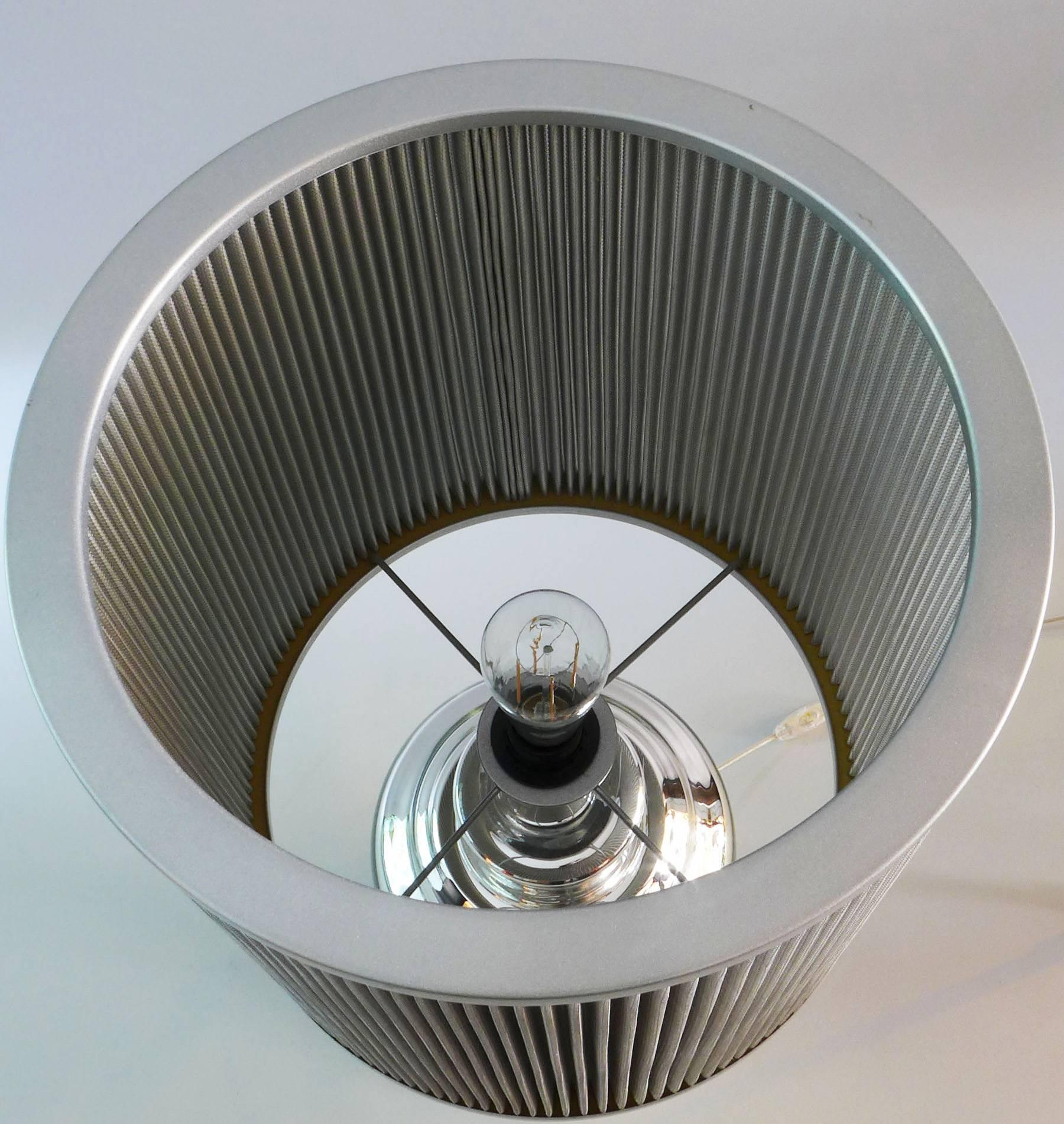 Modern Table Lamp Kaipo by Edward van Vliet