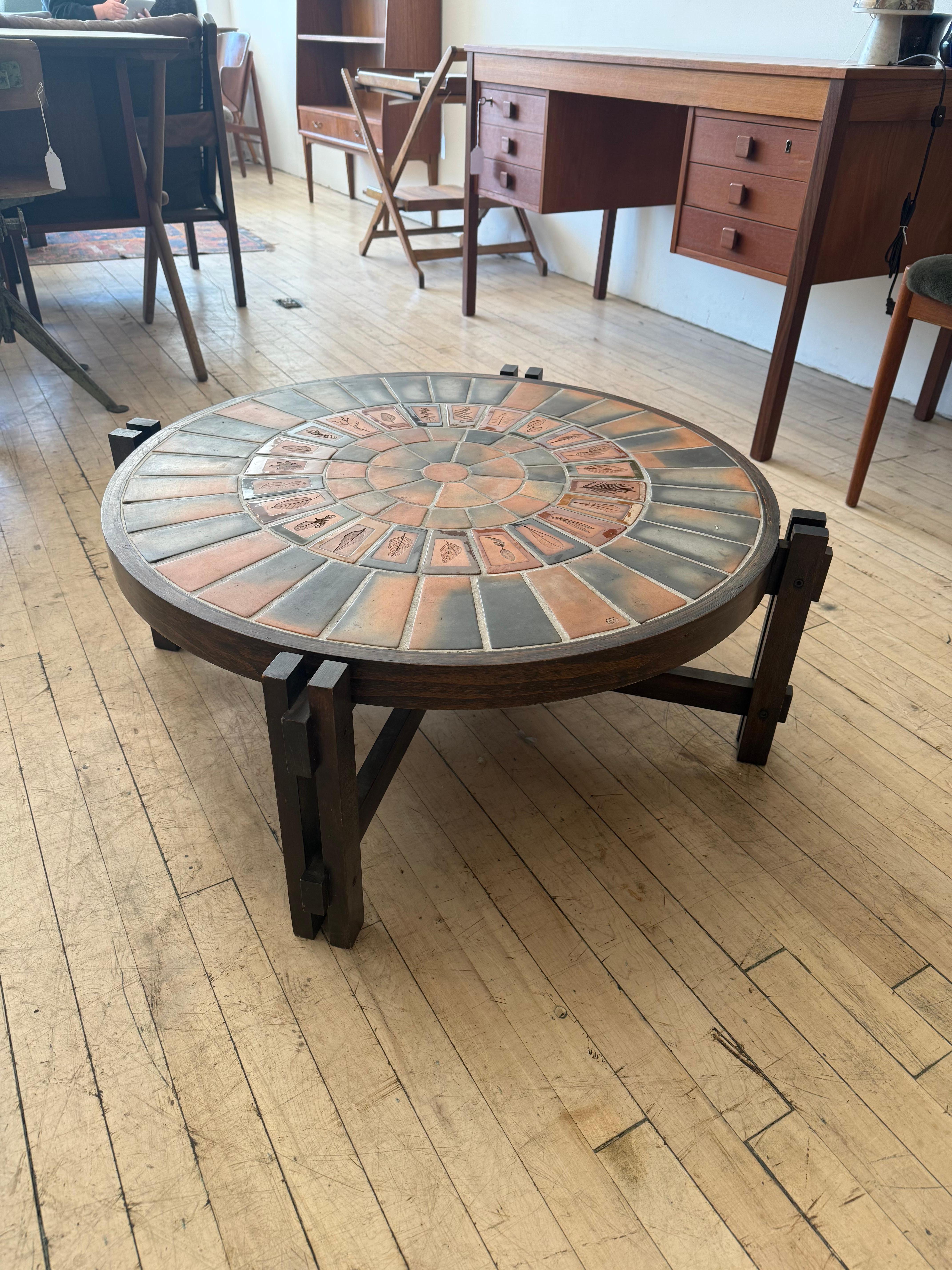 Organique Table basse Roger Capron en vente