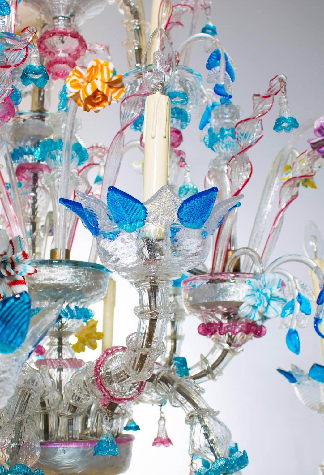 Italienisch-venezianisch, Ca' Rezzonico Kronleuchter, geblasenes Murano Glas, Galliano Ferro (Mitte des 20. Jahrhunderts)