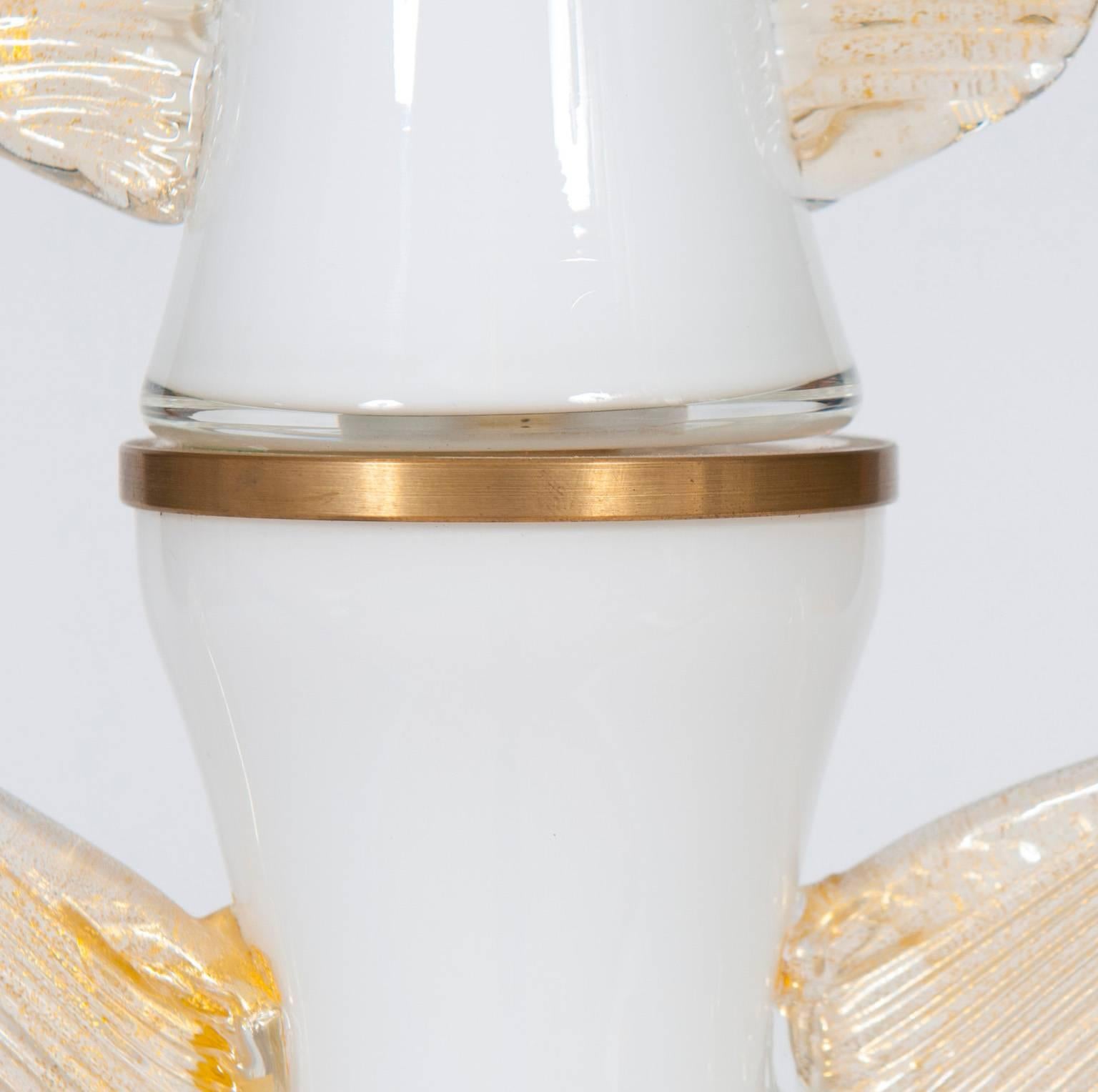 Hand-Crafted Italian Table Lamp in blown Murano Glass White Gold 24-K & Brass 1970s For Sale