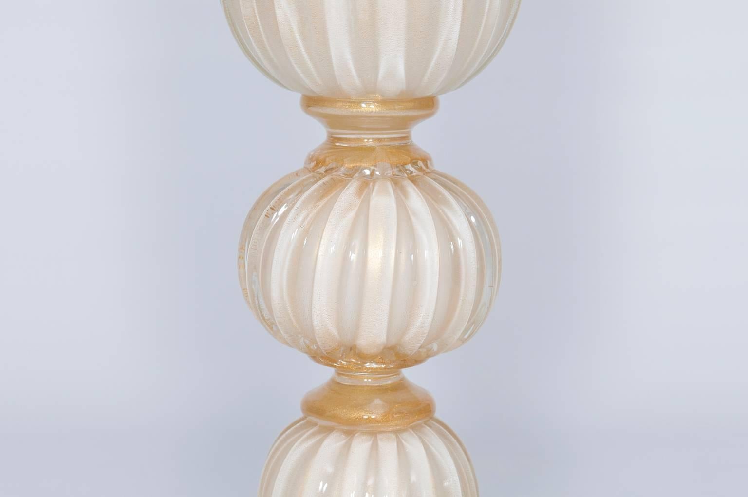 Italian Venetian, Column Vase, blown Murano Glass, White & Gold, Barovier, 1980s In Excellent Condition In Villaverla, IT