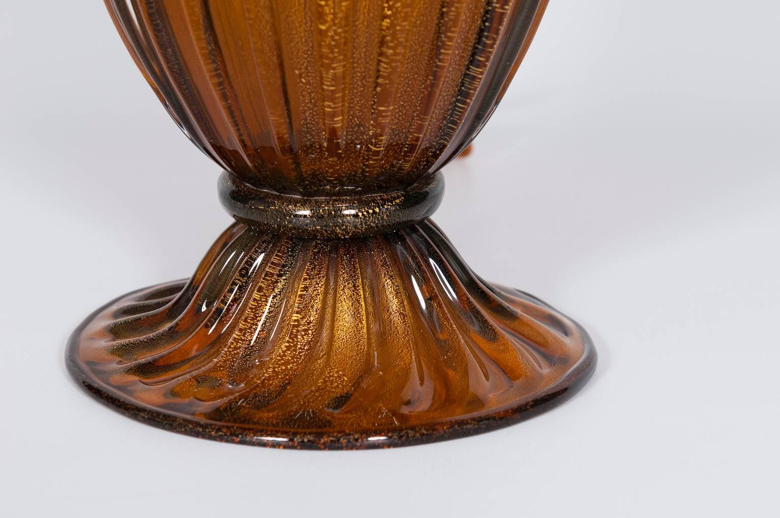Hand-Crafted Italian Venetian Table Lamp in Blown Murano Glass Amber and Gold, 1970s For Sale