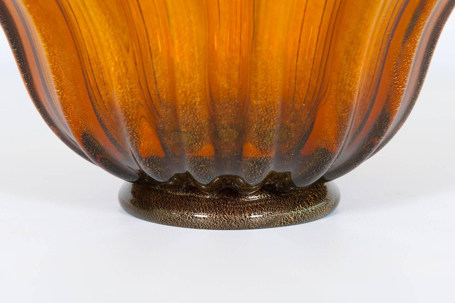 Hand-Crafted Italian Murano Bowl in Amber and Gold 1960s For Sale