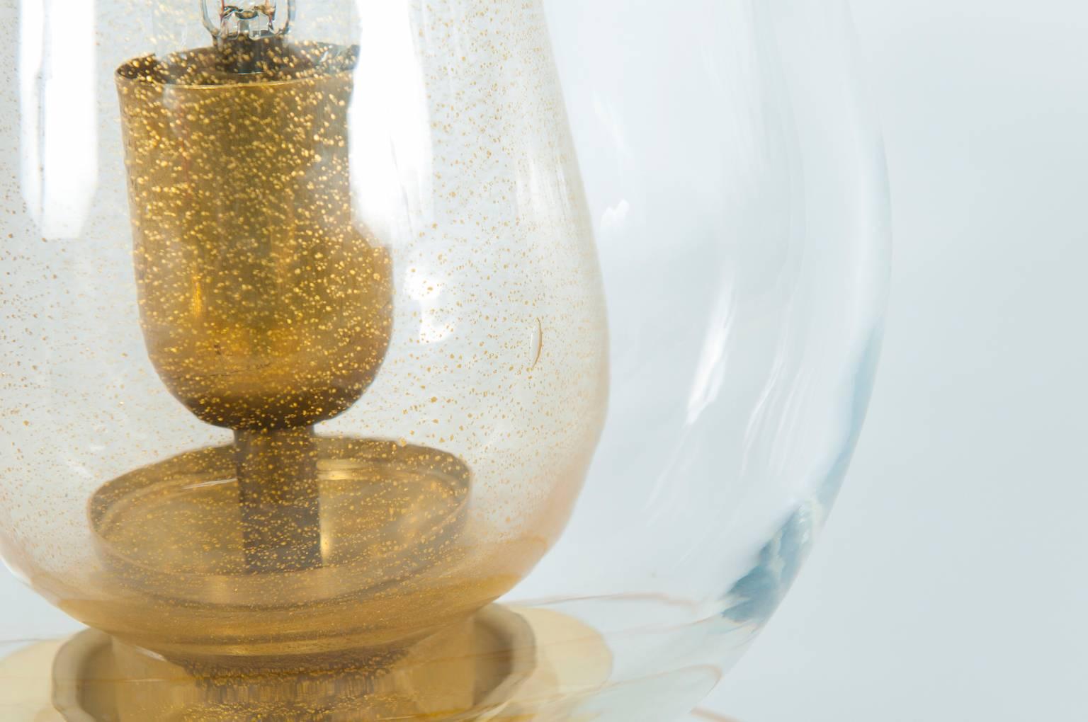 Verre Lampe de bureau vénitienne italienne, verre de Murano soufflé, en forme de bougie, ambre doré, années 1970 en vente