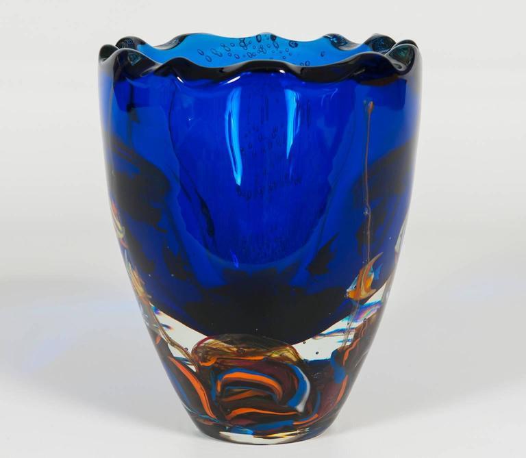 Massive Italian Vase Aquarium with fishes in blown Murano Glass 1980s