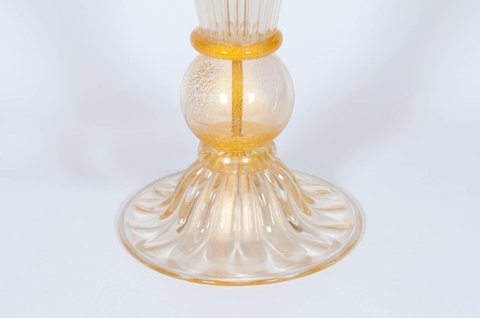 Italienische venezianische Muranoglas-Tischlampe, Seguso zugeschrieben, 1970er Jahre (Handgefertigt) im Angebot