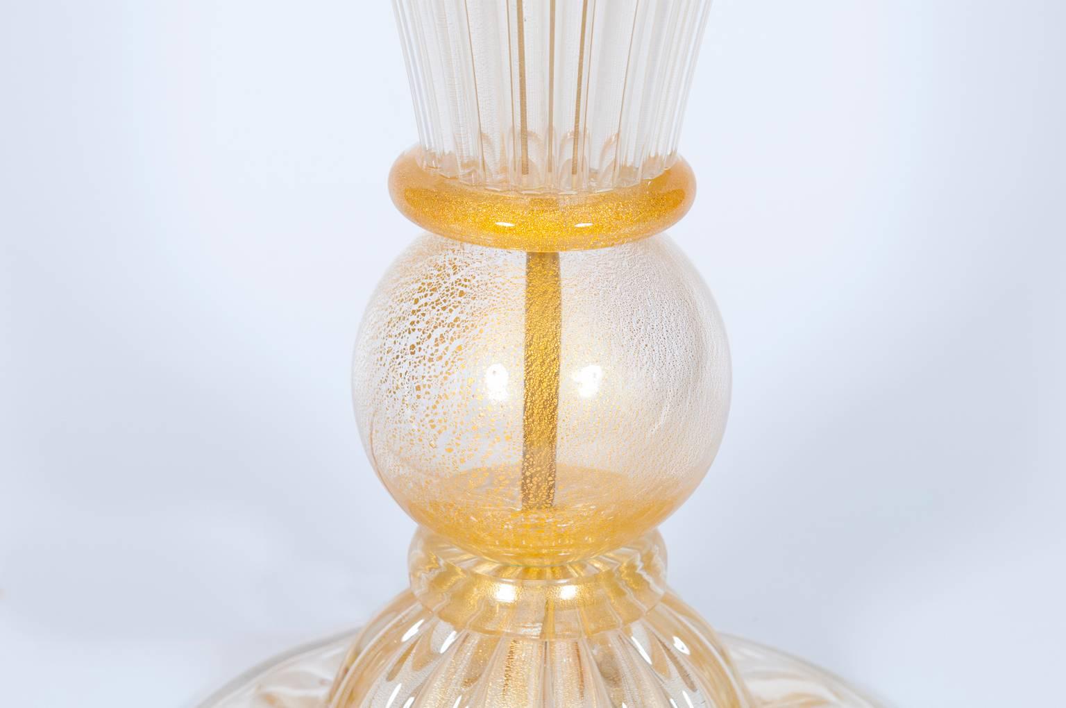 Italian Venetian Murano Glass Table Lamp Attributed to Seguso, 1970s In Excellent Condition For Sale In Villaverla, IT