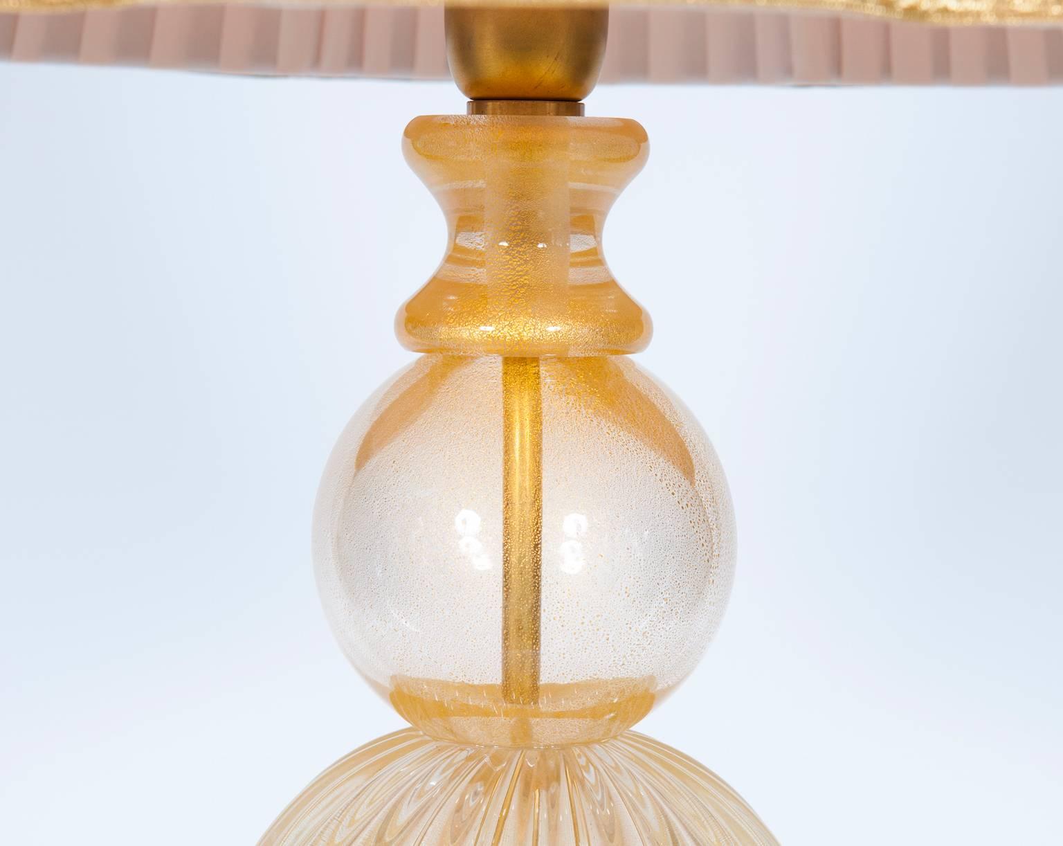 Italienische venezianische Muranoglas-Tischlampe, Seguso zugeschrieben, 1970er Jahre im Angebot 1