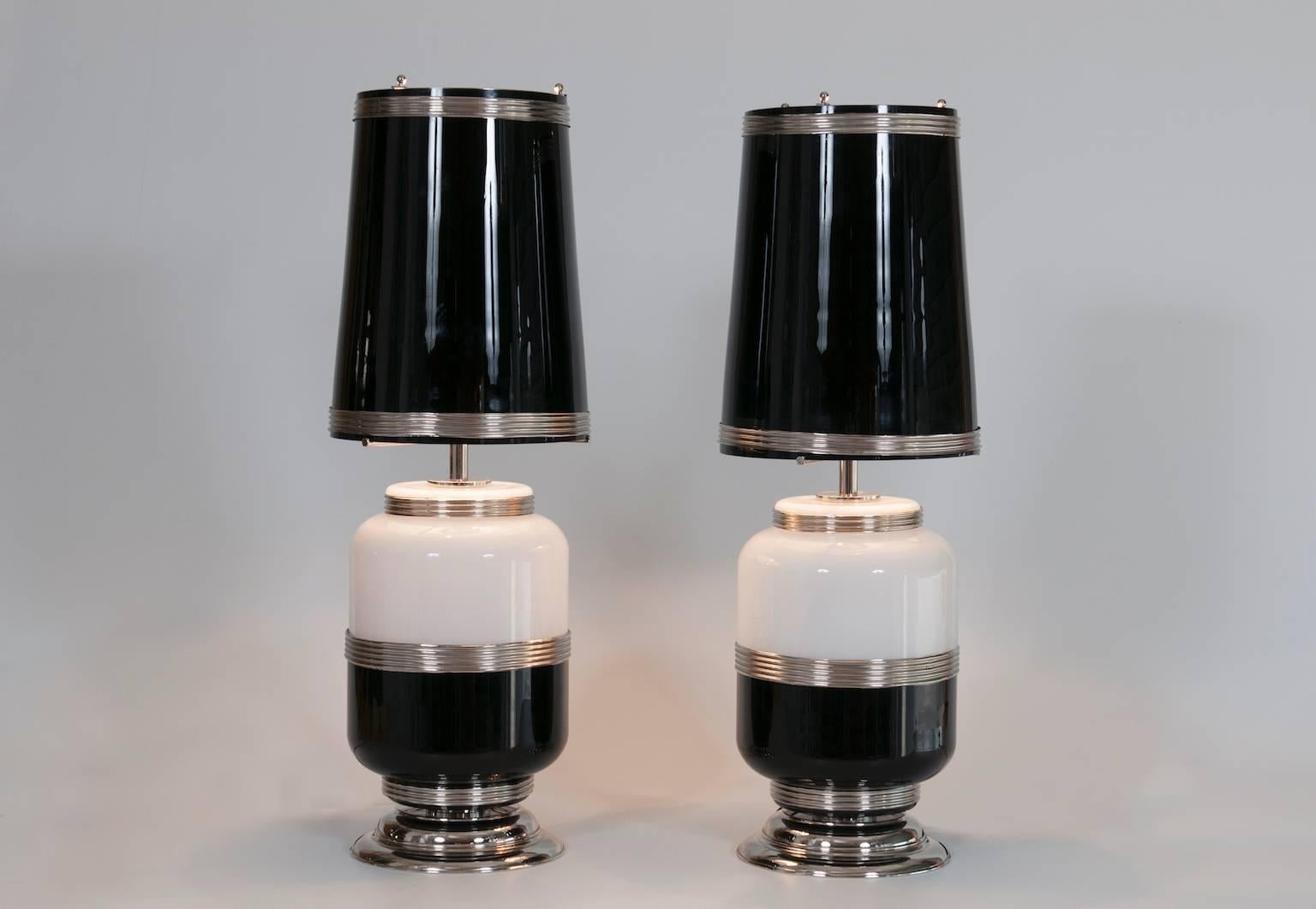 Black and White Pair of Italian Murano Table Lamps 1960s For Sale 4