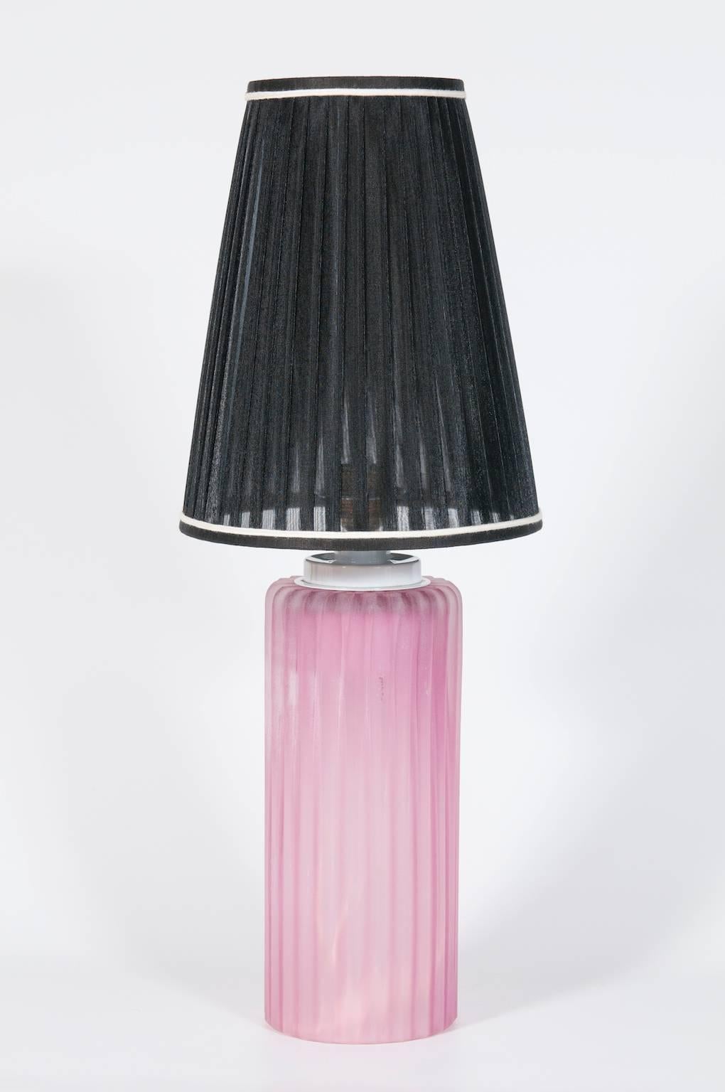 Fantastic, Modern, Art Deco, Italian Venetian, Table Lamp, Blown Murano Glass, Pink Digging, Cenedese, 1970s, composed by a unique body in pink color with a digging surface called ''Scavo'', entirely handcrafted in blown Murano glass, with at the