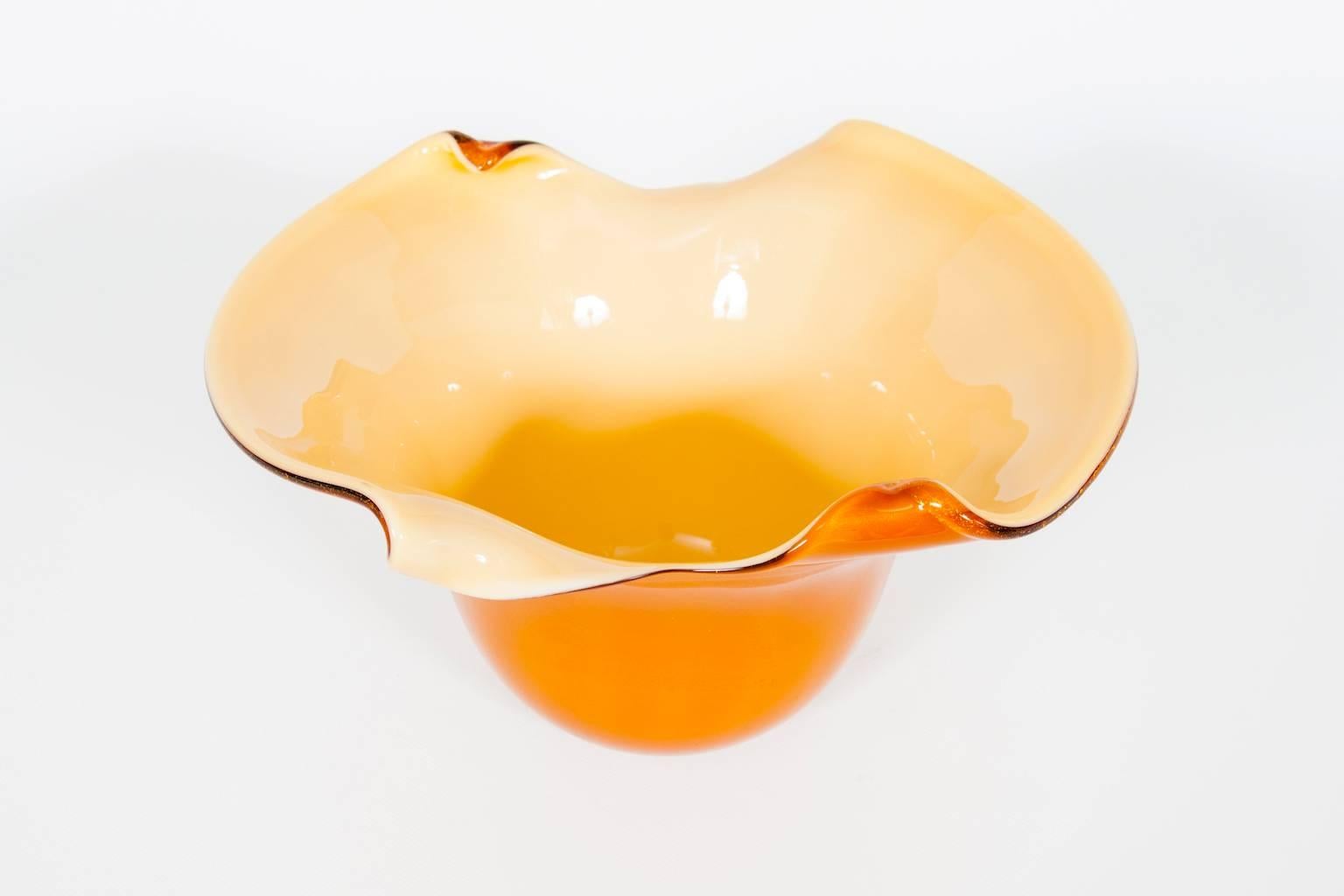 Late 20th Century Italian Bowl in Murano Glass Amber and Gold For Sale