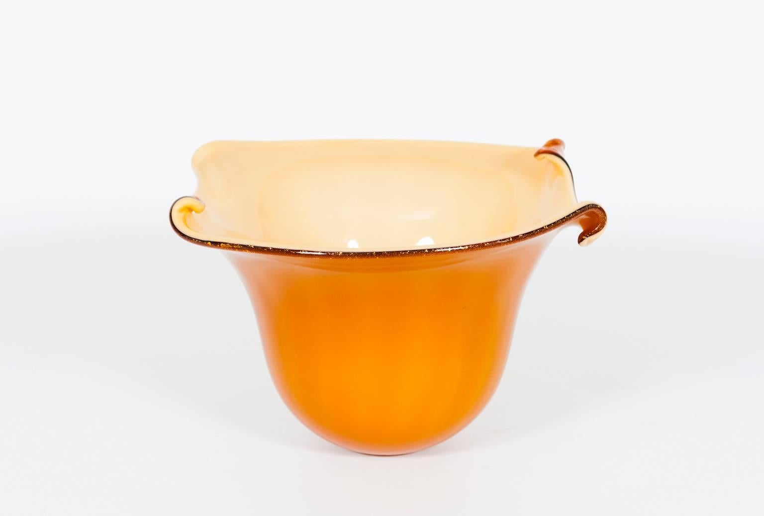Hand-Crafted Italian Bowl in Murano Glass Amber and Gold For Sale