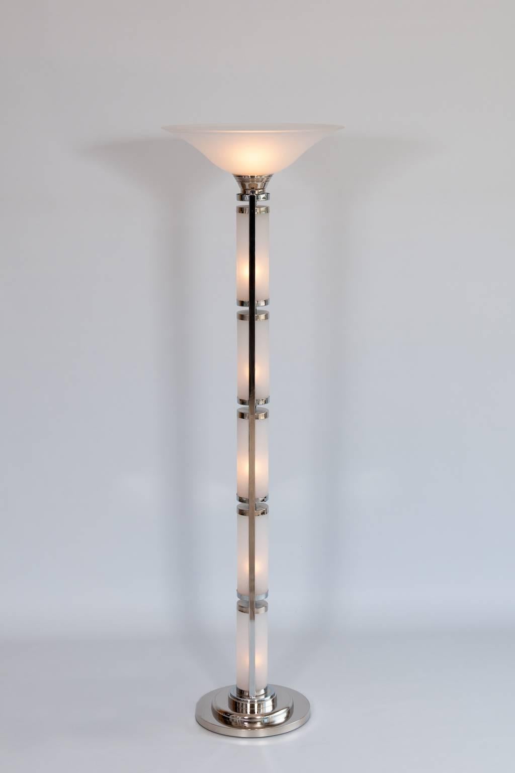 Elegant Italian Sandblasted Murano Glass Floor Lamp Circa 1970s For Sale 2