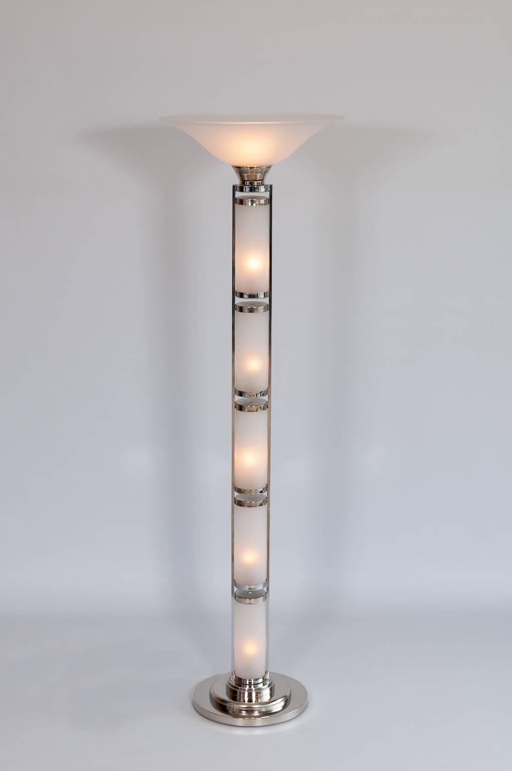 Elegant Italian Sandblasted Murano Glass Floor Lamp Circa 1970s For Sale 3