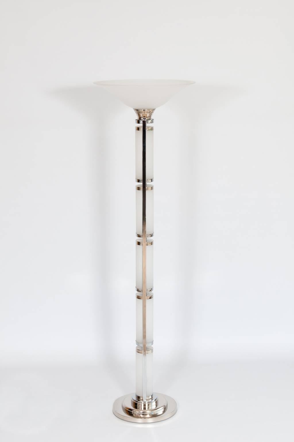 Modern Elegant Italian Sandblasted Murano Glass Floor Lamp Circa 1970s For Sale