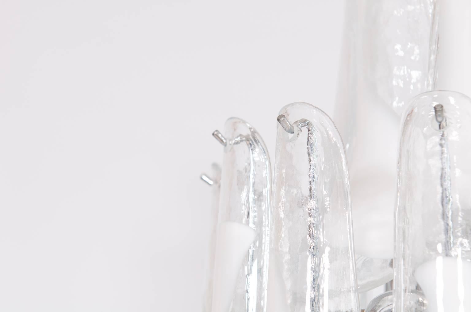 Fin du 20e siècle Lampadaire italien avec éléments transparents en verre de Murano blanc, années 1970 en vente