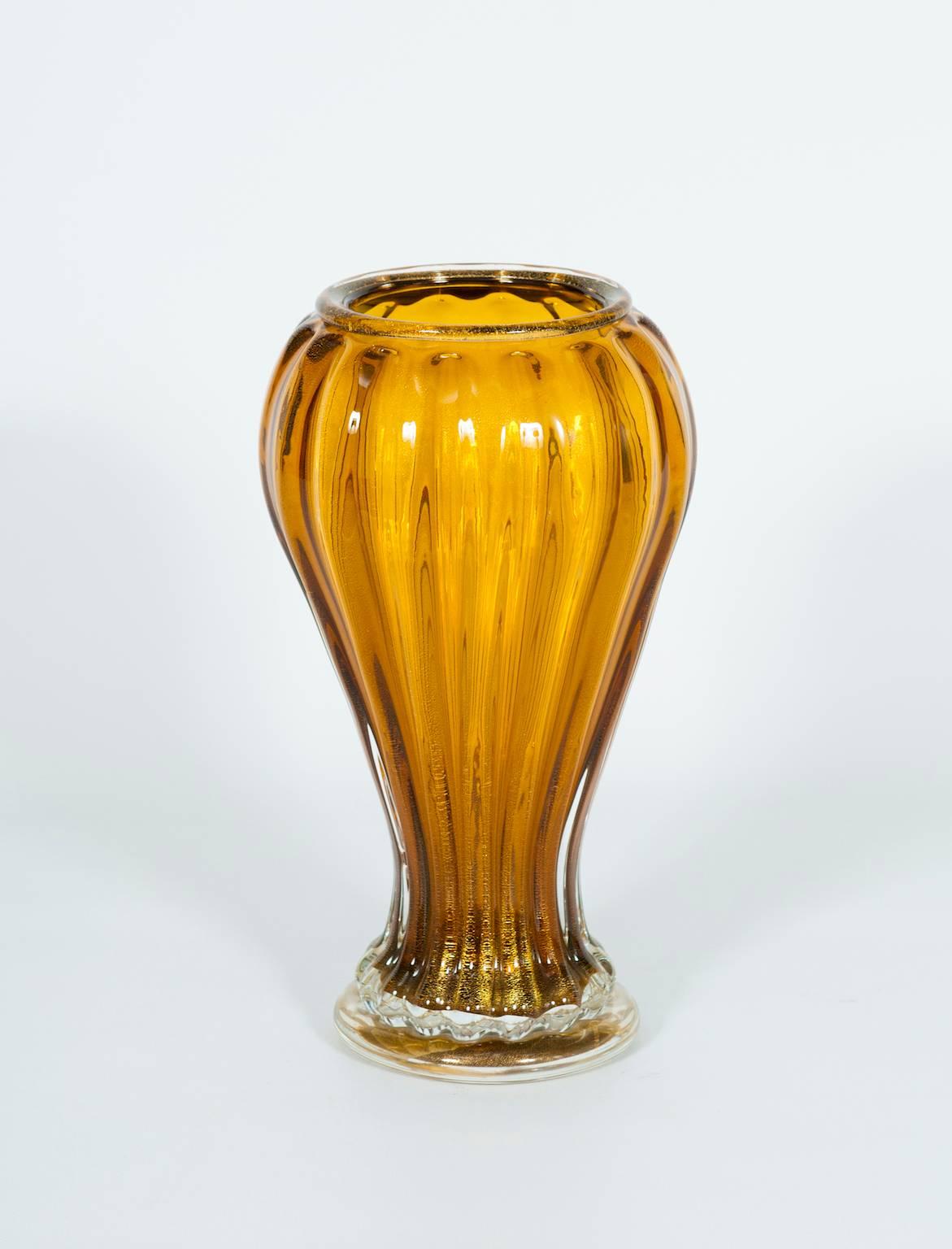 Late 20th Century Pair of Italian Vases in Murano Glass Amber and Gold 1990s For Sale