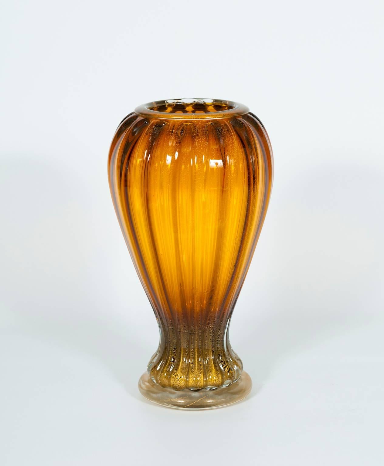Art Deco Pair of Italian Vases in Murano Glass Amber and Gold 1990s For Sale