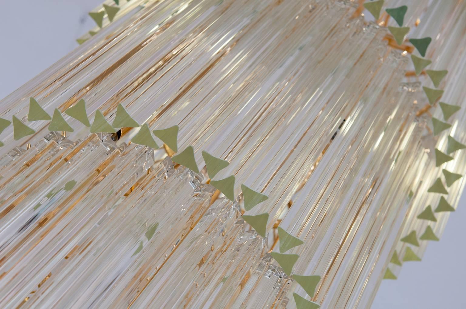 Vetro artistico Lampadario a incasso di Murano del XXI secolo in vetro trasparente con cornice dorata in vendita