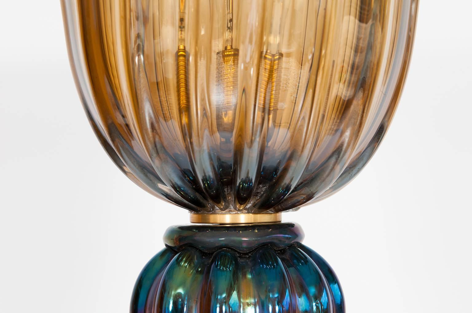 Lampadaire italien pagliesco en verre de Murano irisé des années 1980 en vente 1