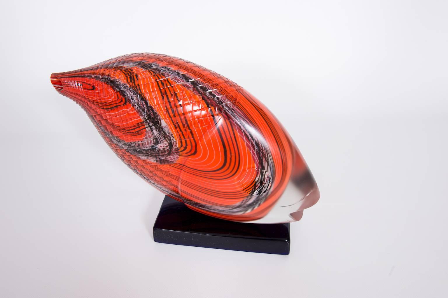 Fin du 20e siècle Sculpture italienne de poisson en verre de Murano soufflé rouge opaque et noir sculpté à la main, années 1990 en vente