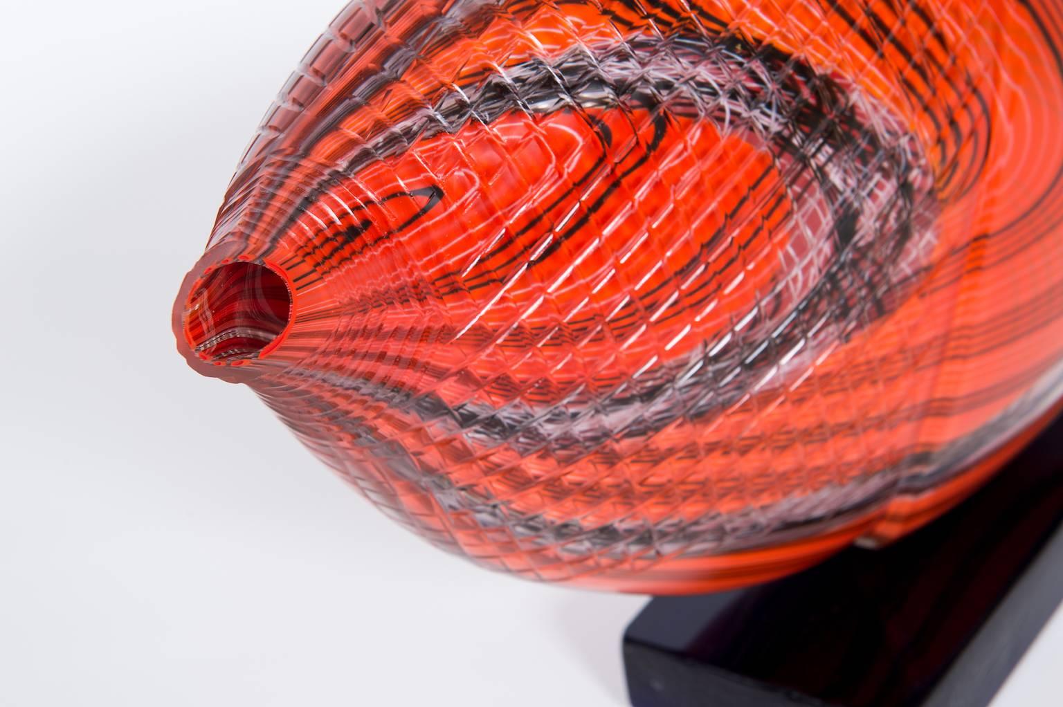 Italienische Fischskulptur aus geblasenem Muranoglas, rot, undurchsichtig, schwarz, handgeschnitzt, 1990er Jahre im Angebot 3