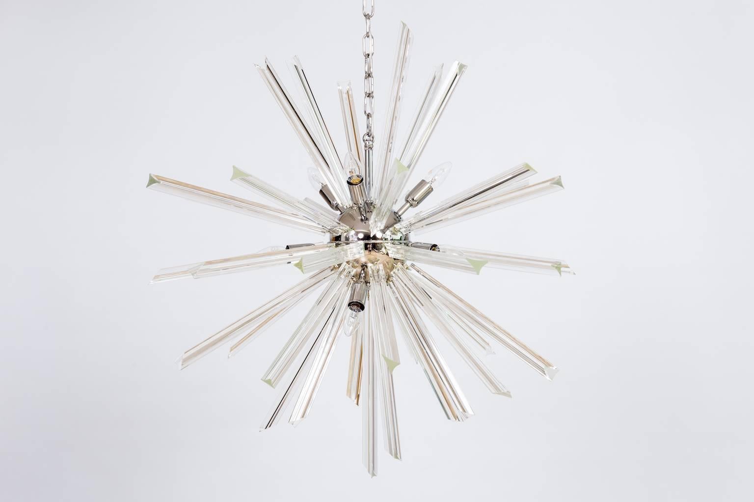 Hand-Crafted Italian Sputnik Chandelier in Murano glass clear color attr. Venini, circa 1970s