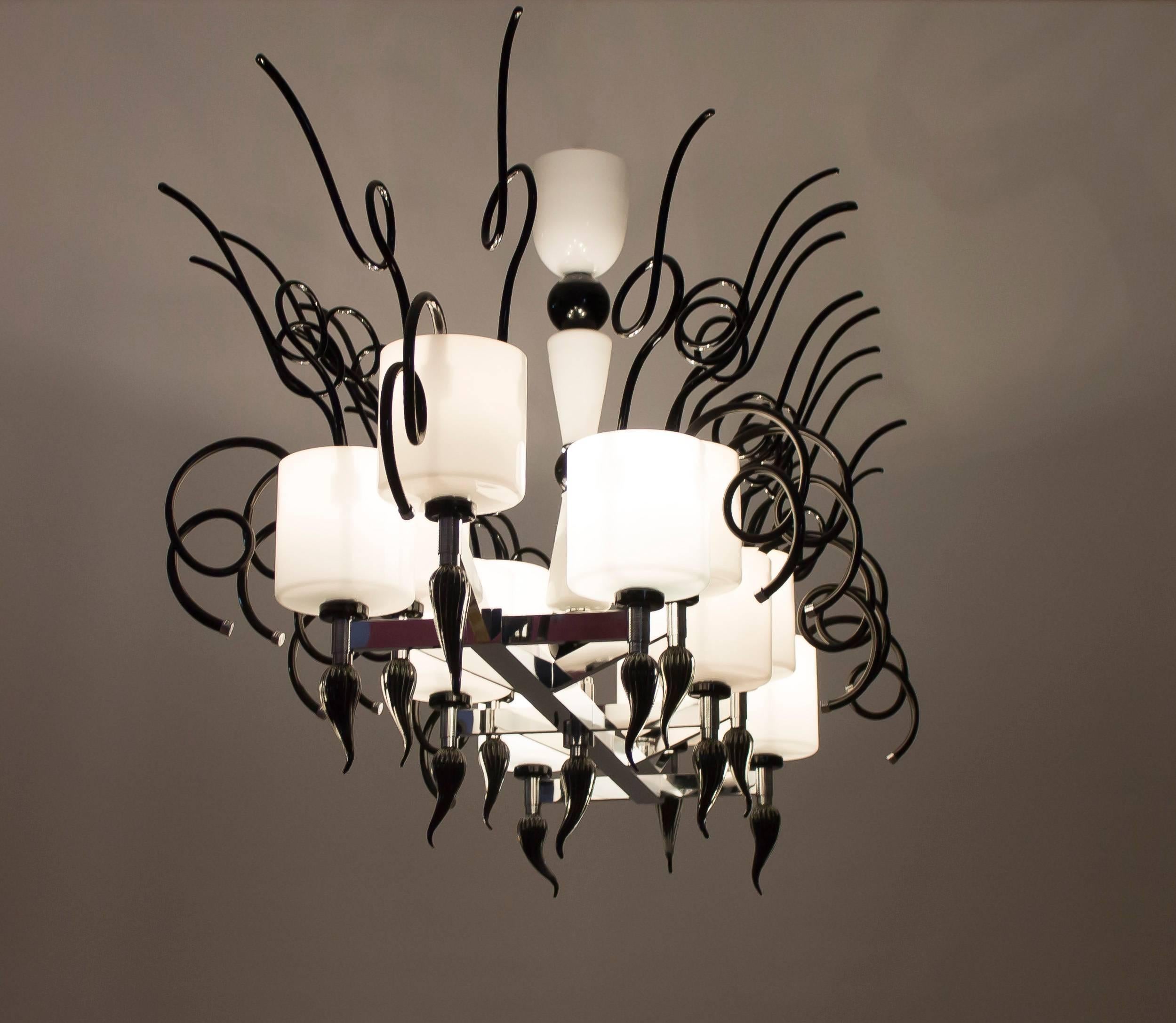 Curly Chandelier black and white in blown Murano Glass contemporary Italy For Sale 2