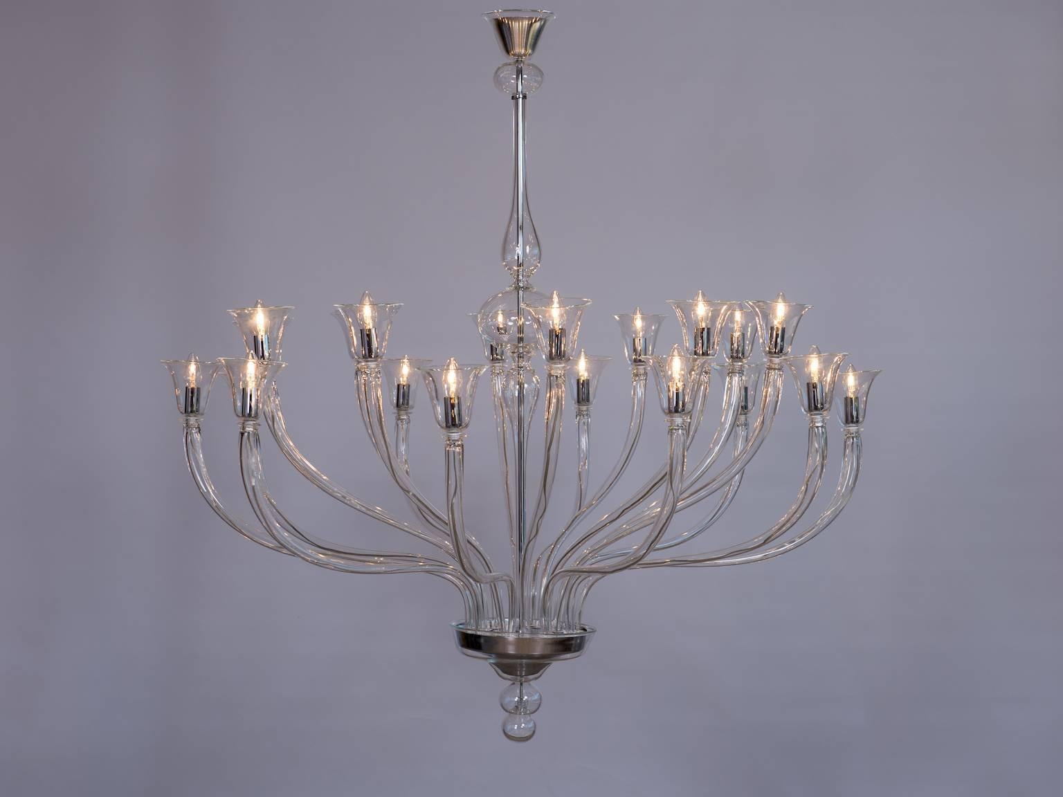 Handblown Murano glass chandelier in modern style Clear Color Contemporary Italy For Sale 3