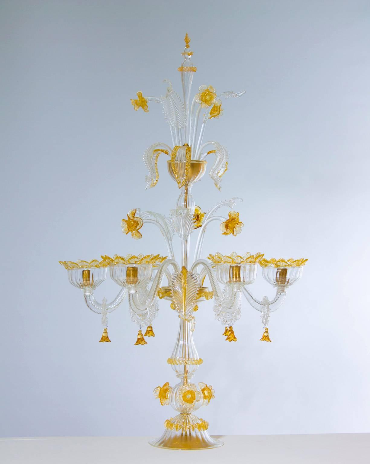 Art déco Lampe de bureau Flambeau en verre de Murano soufflé ambré, années 1990, Italie en vente