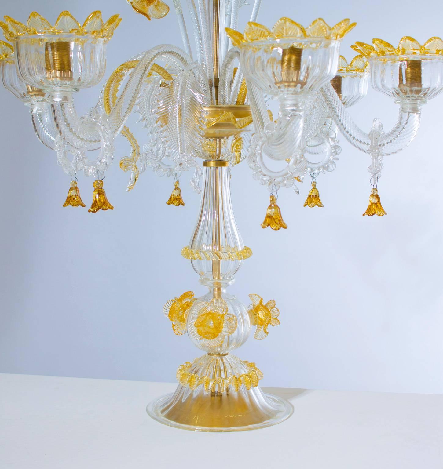 italien Lampe de bureau Flambeau en verre de Murano soufflé ambré, années 1990, Italie en vente