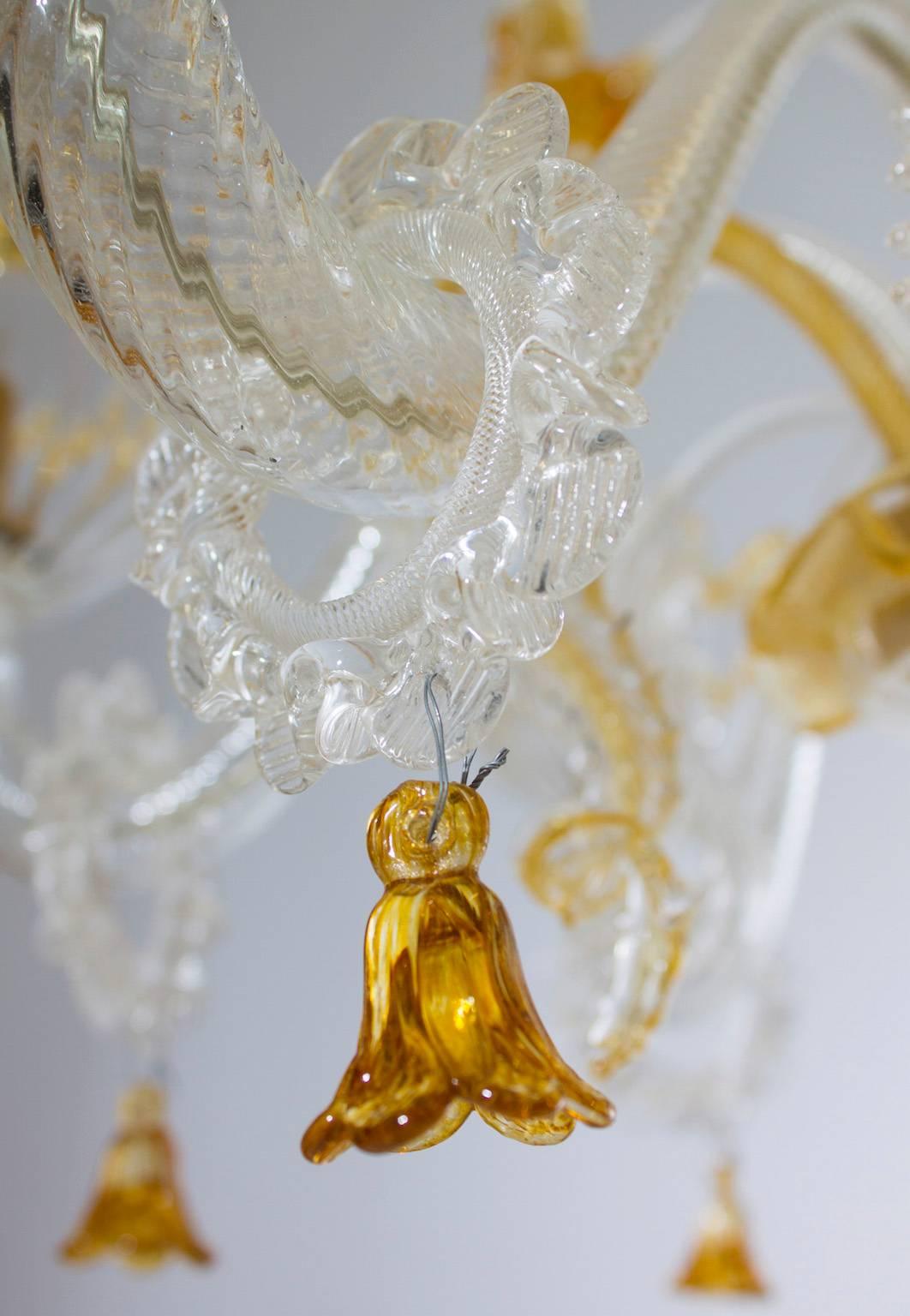 Bernstein- Flambeau-Tischlampe aus mundgeblasenem Muranoglas, Italien, 1990er Jahre im Zustand „Hervorragend“ im Angebot in Villaverla, IT