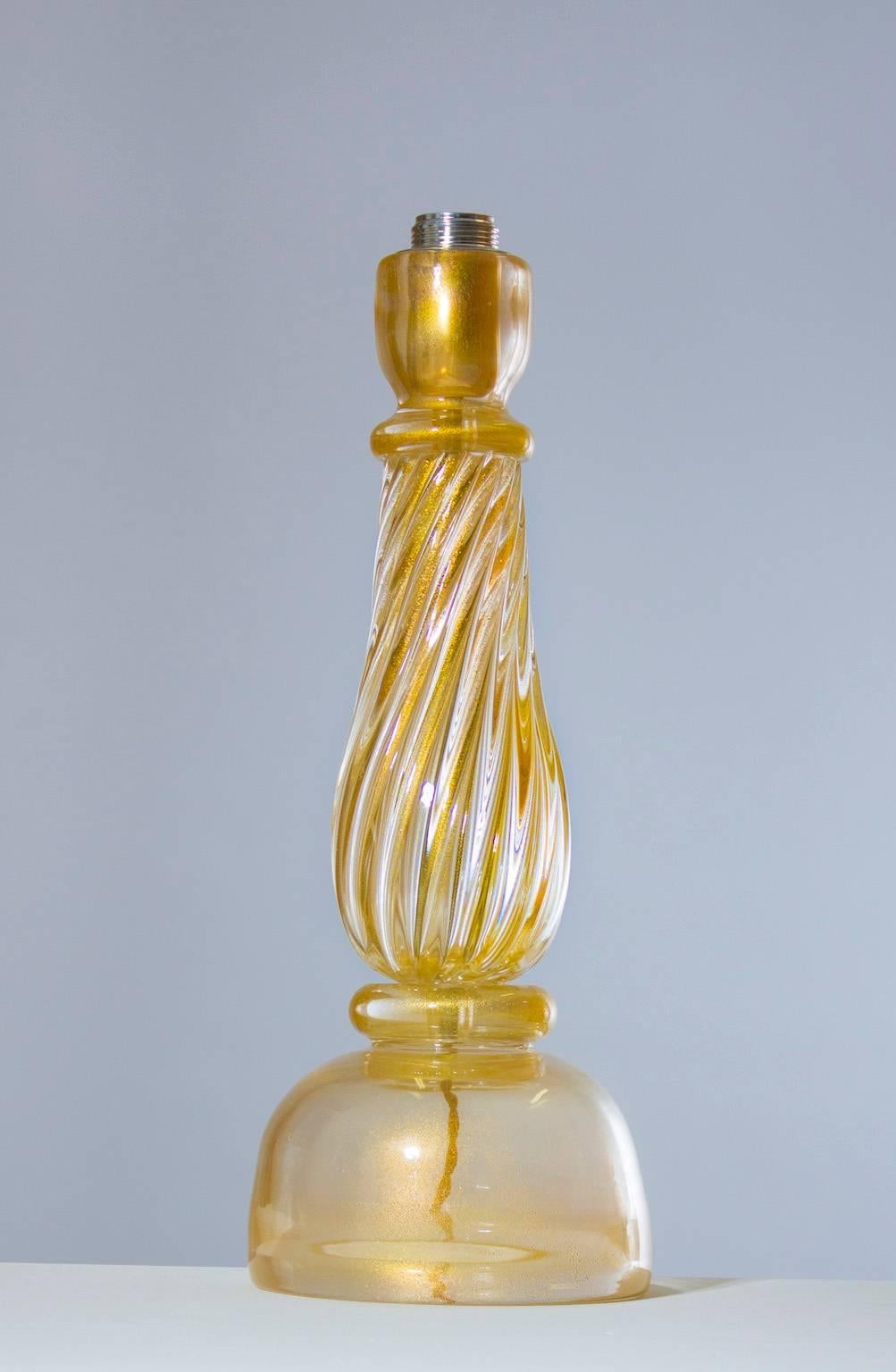 Italienisches Paar massiver italienischer Tischlampen aus Muranoglas, Gold 24 Karat (Art déco) im Angebot