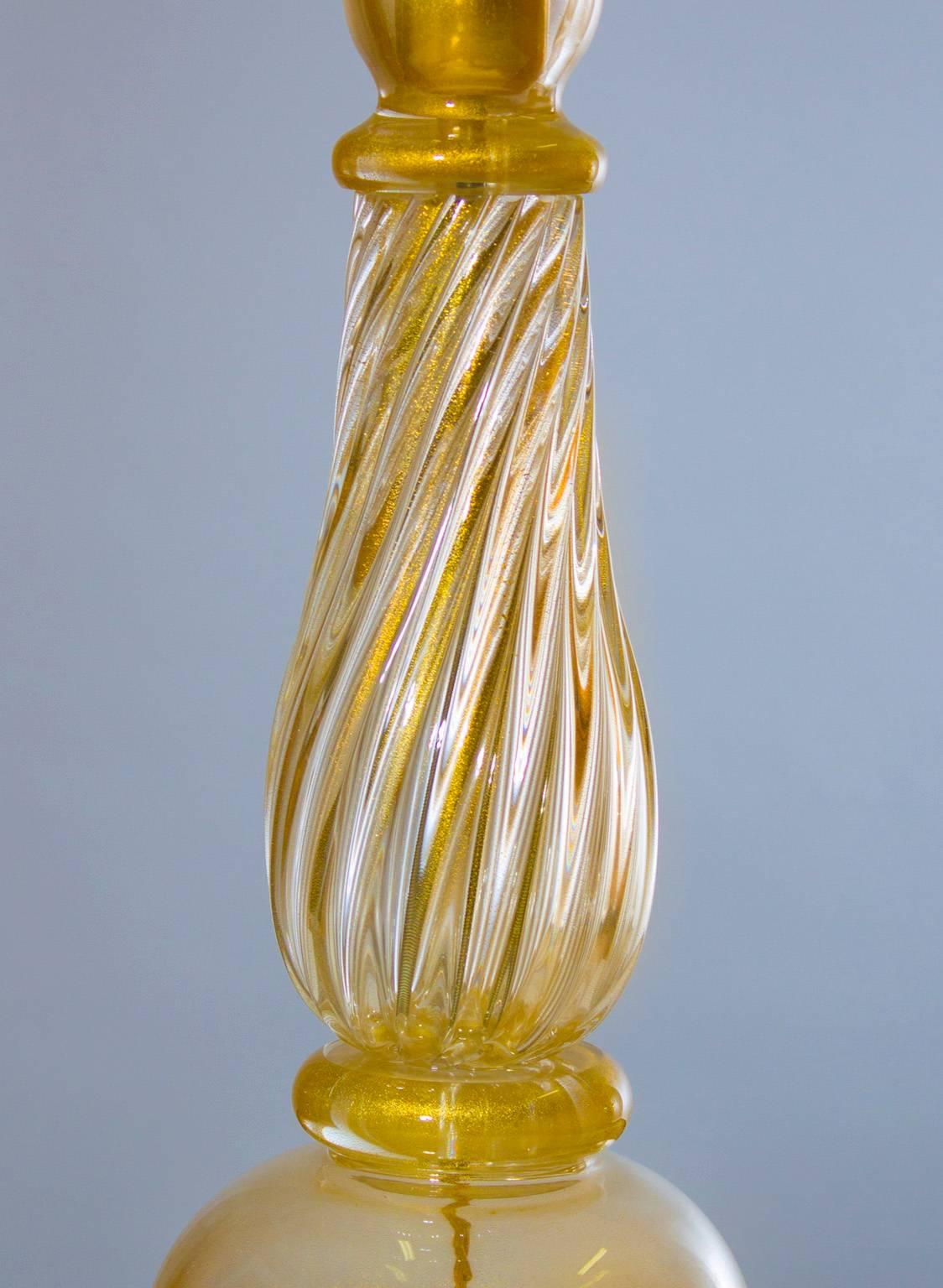 Mid-20th Century Italian Massive Pair of Table Lamps in Murano Glass, Gold 24-Karat For Sale