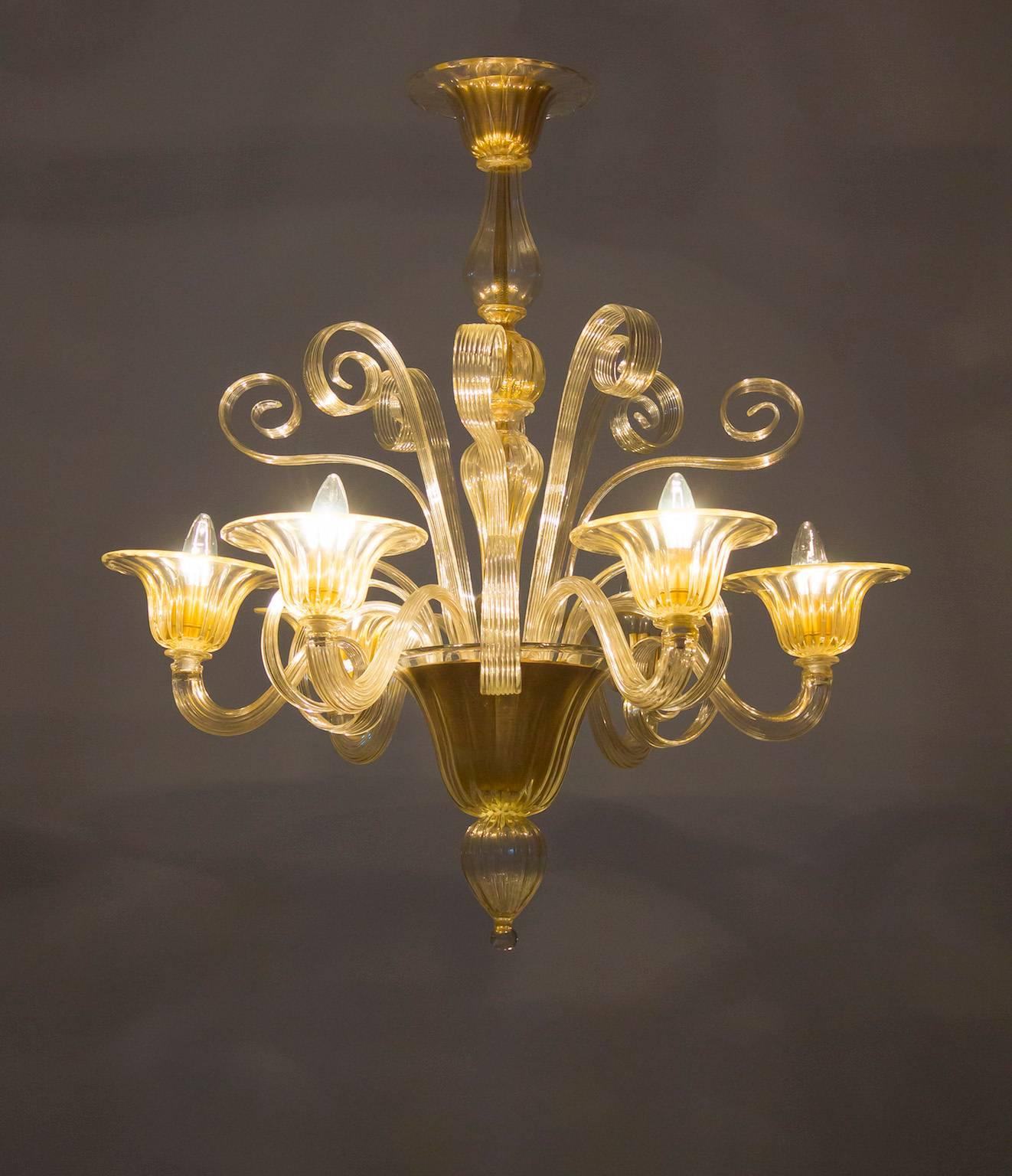 Crafted Blown Murano Glass Chandelier adorned with Gold Pastorals 1990s Italy  For Sale 2
