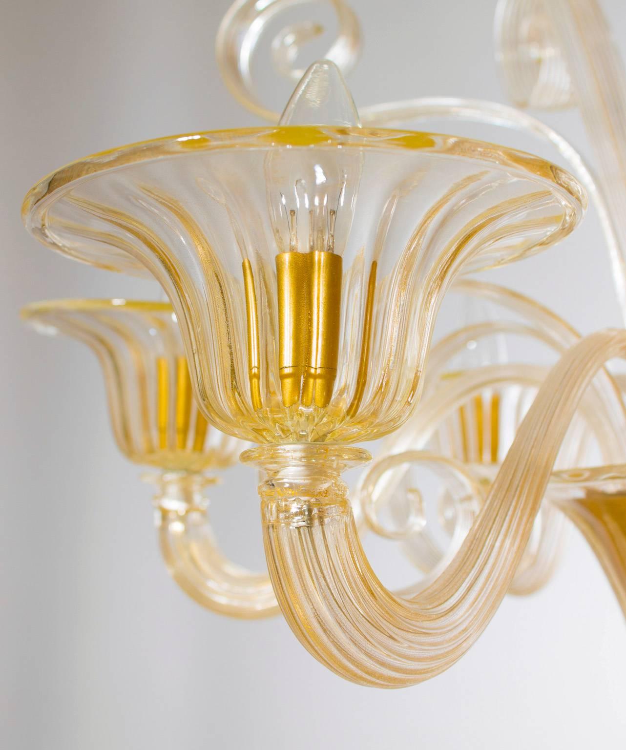 Late 20th Century Crafted Blown Murano Glass Chandelier adorned with Gold Pastorals 1990s Italy  For Sale