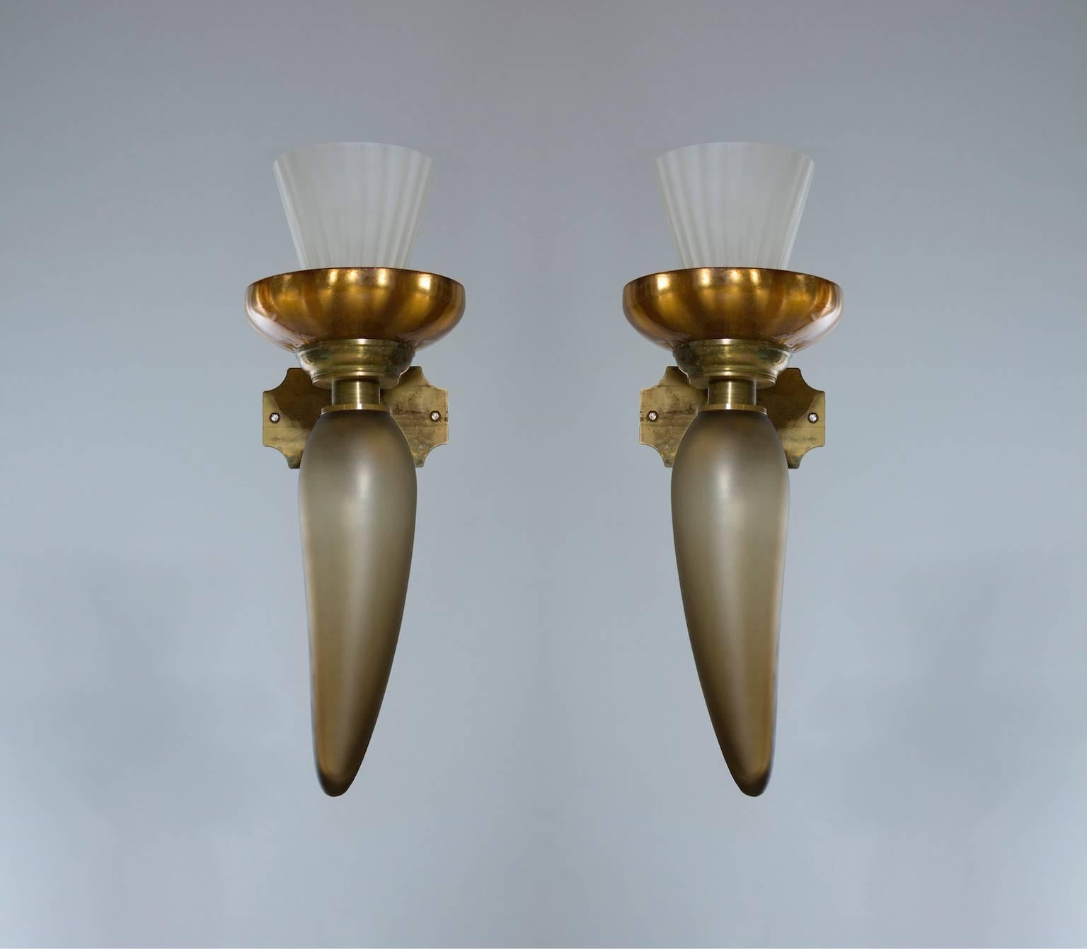Art Deco Italian Pair of Sconces in blown Murano Glass gree and gold 1950s For Sale