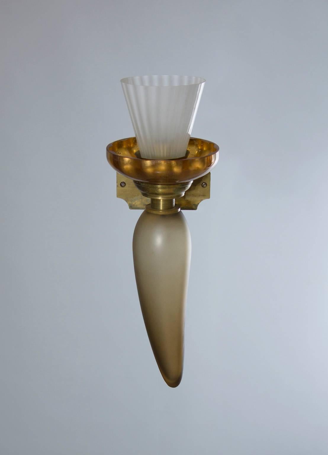 Hand-Crafted Italian Pair of Sconces in blown Murano Glass gree and gold 1950s For Sale